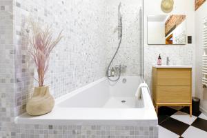 Kúpeľňa v ubytovaní ARTHOTEL STALOWA 52