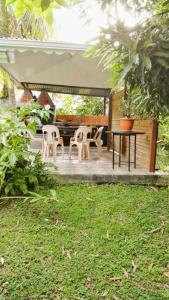 Um jardim no exterior de Philippe & Arlette SMITH