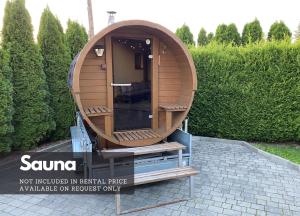 una sauna no instalada en un precio de alquiler disponible solo para productos en 4 Bedroom family house with access to a hot tub, en Goczałkowice-Zdrój