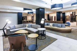 Posezení v ubytování Holiday Inn & Suites Stillwater-University West by IHG
