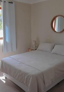 En eller flere senge i et værelse på Three Streams Cottages + 56 billeder