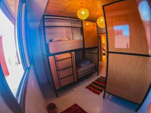 Cama o camas de una habitación en Atlantic Vibes Surf Hostel