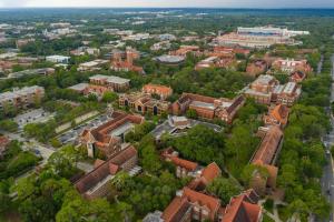 Nespecifikovaný výhled na destinaci Gainesville nebo výhled na město při pohledu z apartmánu