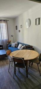 Posedenie v ubytovaní Appartement spacieux lumineux hypercentre