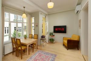 TV a/nebo společenská místnost v ubytování Lemon Apartments