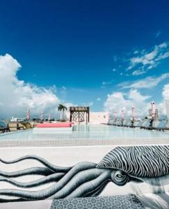 Bazen u objektu Hotel The Palm ili u blizini