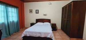 Letto o letti in una camera di Hotel Alsacia