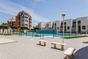 Piscina de la sau aproape de Fantastic penthouse 270m2 with amazing sea views