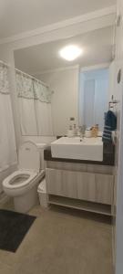 Ένα μπάνιο στο Costa Marina hermoso departamento