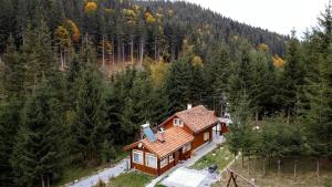 Foto dalla galleria di Fantázia Kulcsosház a Ciumani