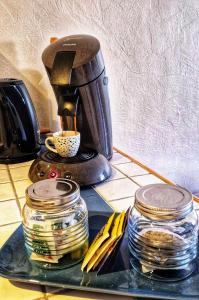 Grand studio 3 personnes idéalement placé的咖啡和沏茶工具