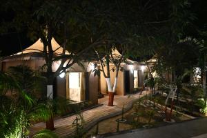 Fotografie z fotogalerie ubytování The Whispering Palms Resort v destinaci Bhópál