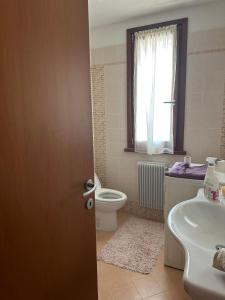 Vonios kambarys apgyvendinimo įstaigoje Affittacamere La Casa Gialla