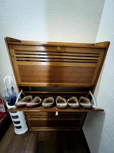 鶴橋駅 新和風3部屋 2階貸切 浴室素敵 天然温泉徒歩4分 クイーンサイズベットあり ゆったり寝れる tesisinde kahve veya çay yapma olanakları