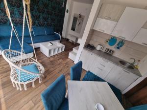 Kuchnia lub aneks kuchenny w obiekcie Apartman Ruzmići Divčibare