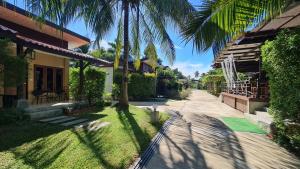 Zahrada ubytování Baan Suan Rim Klong Resort