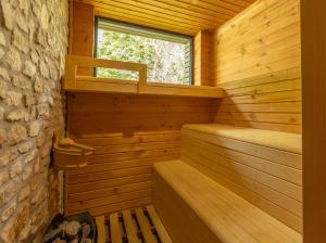 Fotografie z fotogalerie ubytování Le Fermage - logement avec piscine, sauna et jacuzzi v destinaci Vincon