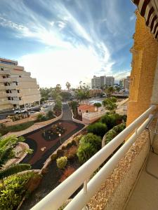 desde el balcón de un edificio con vistas a la ciudad en Apartments in Tenerife, en Playa de las Américas