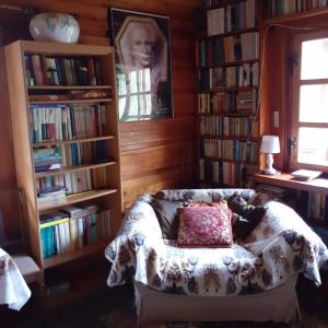 Biblioteka w domu wakacyjnym