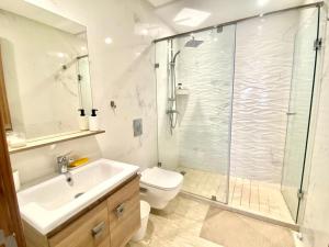 Ein Badezimmer in der Unterkunft Résidence Saad, app 53