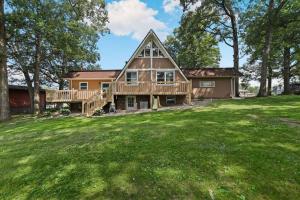 Zahrada ubytování Gorgeous A-Frame on Cedar Lake
