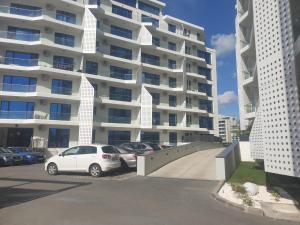 Budova, kde se apartmán nachází + 17 fotografií