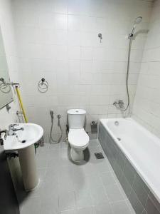 Fotografie z fotogalerie ubytování Luxury Fully Furnished Apartment Pool With Fascinating Marina View v Dubaji