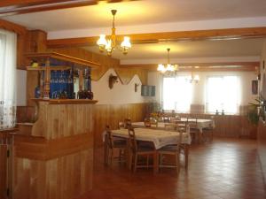 Εστιατόριο ή άλλο μέρος για φαγητό στο Casa din Salcami