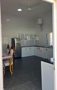 Köök või kööginurk majutusasutuses Monsoon Chalet - شاليه المونسون