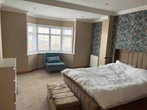 Легло или легла в стая в A Lovely 2 bedroom ground floor flat, with parking