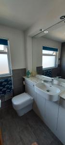 Bilik mandi di High Tide +29 gambar