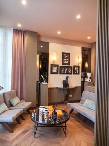 Posezení v ubytování The Glam Boutique Hotel & Apt