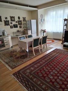 Posedenie v ubytovaní Kamil Apartments, Lux S, 131m2
