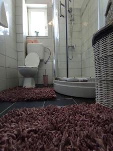 Kúpeľňa v ubytovaní Kuća za odmor M&J