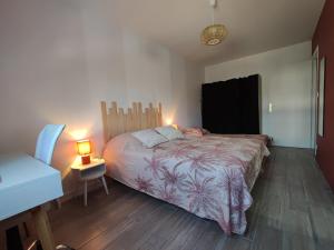 Ένα ή περισσότερα κρεβάτια σε δωμάτιο στο Appartement T2 Centre Ville - 2/3 pers.