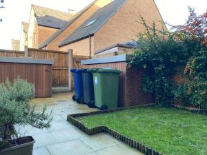 Gallery image of Homely, Cosy & Contemporary 4 BDR house with Garden & Parking 5 mins drive to Addenbrookes & Papworth hospitals & Bio Medical campus in Cambridge