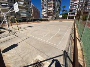 Tennis eller squash på eller i nærheten av Primera línea de playa, vistas al mar