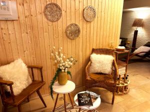 Posezení v ubytování Am Zehntstadl Hotel & Sauna