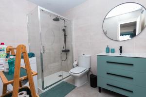 Ένα μπάνιο στο Mira Sunshine Suite +53 φωτογραφίες