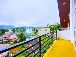 Balkón nebo terasa v ubytování Queens Mount Glen Heights + 37 fotografií