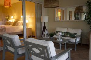 Predel za sedenje v nastanitvi Luxury appt for 6: mesmerizing Spanish water view
