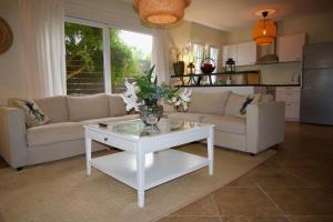 Predel za sedenje v nastanitvi Luxury appt for 6: mesmerizing Spanish water view
