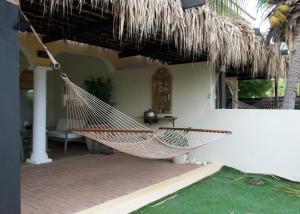Vrt pred nastanitvijo Luxury appt for 6: mesmerizing Spanish water view