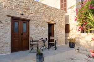The building in which the holiday home is located
