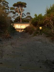 Gallery image of Beachfront House - Hot Tub, Ocean Views, Private Beach Pathway in White Beach