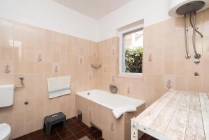 Koupelna v ubytování Apartment Neda + 37 fotografií