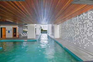 Kolam renang di atau dekat dengan Soaring Skyline on Southside at Resort-Style Stay