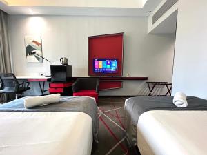 #23 KL towel view twin bed suites @ infinity pool