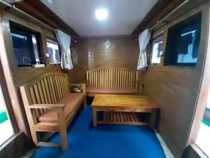 Posezení v ubytování Boats Open Trip Komodo 3D2N