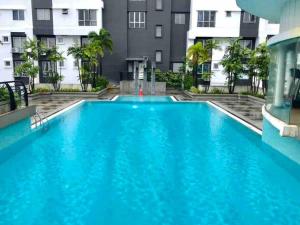 Πισίνα στο ή κοντά στο Cozy Duplex Studio near Kuala Lumpur next to LRT Train Station
